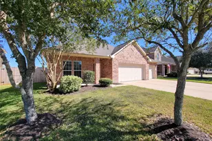 249 Harbor Bend Ln, Dickinson, TX 77539 - Photo 4