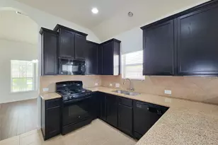 249 Harbor Bend Ln, Dickinson, TX 77539 - Photo 12