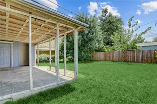 2106 N San Antonio Ave, Pearland, TX 77581 - Photo 16
