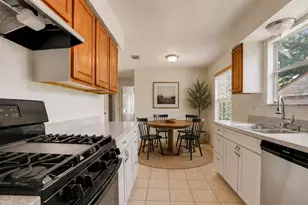 2106 N San Antonio Ave, Pearland, TX 77581 - Photo 8