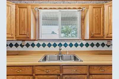123 Ogden Street, Winnie, TX 77665 - Photo 10