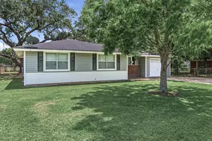 123 Ogden St, Winnie, TX 77665 - Photo 26
