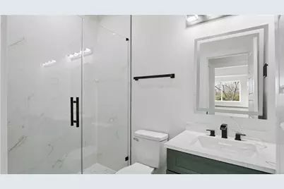 1313 Knight St #1, Houston, TX 77022 - Photo 8