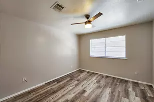 8312 Lavender St, Houston, TX 77016 - Photo 8