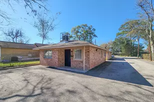 8312 Lavender St, Houston, TX 77016 - Photo 2