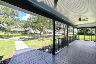 602 E Myrtle Street, Angleton, TX 77515 - Photo 14