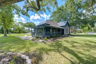 602 E Myrtle St, Angleton, TX 77515 - Photo 4