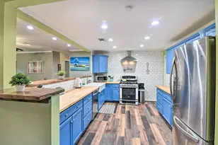 3917 Ave P 1/2, Galveston, TX 77550 - Photo 6