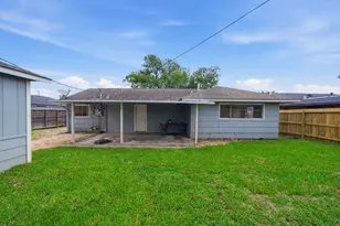 1841 Huge Oaks St, Houston, TX 77055 - Photo 20