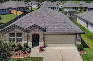 105 Blanco Dr, Huntsville, TX 77340 - Photo 2