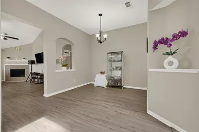 8123 Solara Bend, Houston, TX 77083 - Photo 6
