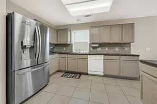 8123 Solara Bend, Houston, TX 77083 - Photo 10