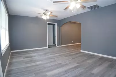 6803 6th Street, Hitchcock, TX 77563 - Photo 8