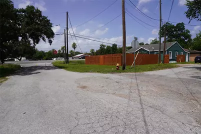 6803 6th Street, Hitchcock, TX 77563 - Photo 32