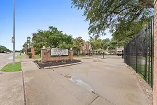 2626 Holly Hall St, Houston, TX 77054 - Photo 16