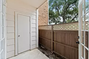 2626 Holly Hall St, Houston, TX 77054 - Photo 12