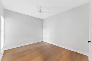 2626 Holly Hall St, Houston, TX 77054 - Photo 8