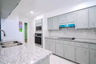8615 Belle Park Dr, Houston, TX 77099 - Photo 24