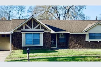 225 Crest Hill Drive, Conroe, TX 77301 - Photo 1