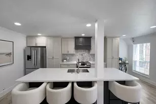 361 N Post Oak Ln, Houston, TX 77024 - Photo 10