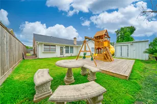 1323 Oakengates Dr, Houston, TX 77015 - Photo 10