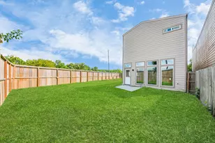 7902 Parnell St, Houston, TX 77051 - Photo 26