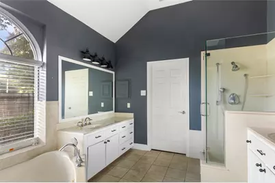 2010 Trail Water Court, Kingwood, TX 77339 - Photo 14