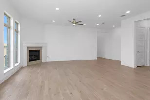 12207 Hudson Dr, Mont Belvieu, TX 77523 - Photo 10