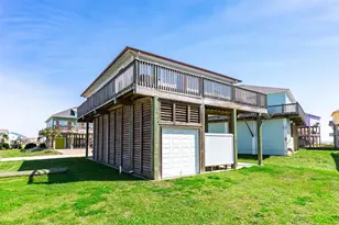 981 S Stingaree Dr, Crystal Beach, TX 77650 - Photo 26