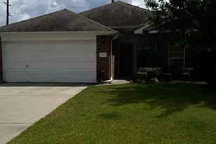 2205 Highland Crossing Dr, Conroe, TX 77304 - Photo 2