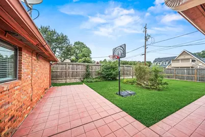 5002 Leafy Hollow Court, Houston, TX 77018 - Photo 38