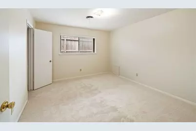 5002 Leafy Hollow Court, Houston, TX 77018 - Photo 32