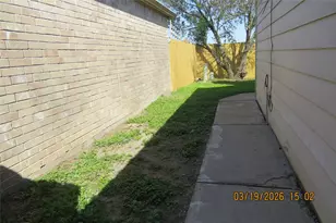 6527 Gladewell Dr, Houston, TX 77072 - Photo 4