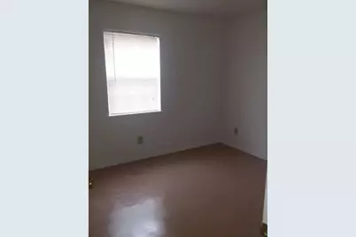 208 Wells St, Madisonville, TX 77864 - Photo 4