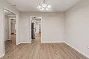 2067 SE Shadow Rock Dr, Houston, TX 77339 - Photo 6