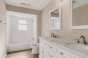 2067 SE Shadow Rock Dr, Houston, TX 77339 - Photo 22