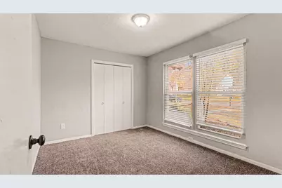 2067 SE Shadow Rock Drive, Houston, TX 77339 - Photo 10