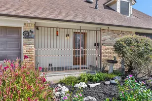 1102 Mosher Ln, Houston, TX 77088 - Photo 2