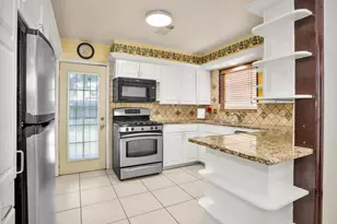 1102 Mosher Ln, Houston, TX 77088 - Photo 14