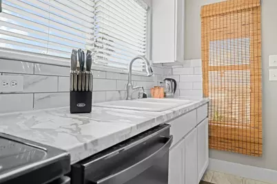 4106 Winnie Street, Galveston, TX 77550 - Photo 20