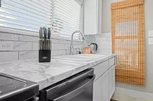 4106 Winnie St, Galveston, TX 77550 - Photo 20