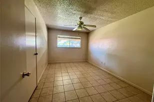 1308 Hospital Dr, Angleton, TX 77515 - Photo 4
