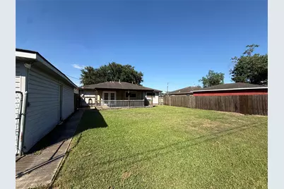1308 Hospital Drive, Angleton, TX 77515 - Photo 6