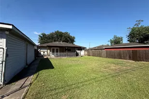 1308 Hospital Dr, Angleton, TX 77515 - Photo 6
