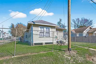 1110 Mathis St, Houston, TX 77009 - Photo 2