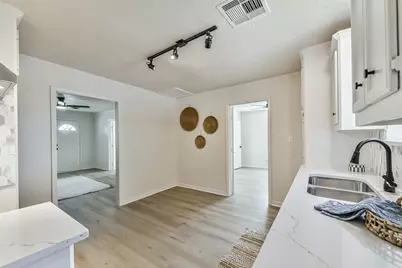 5828 Avenue T, Galveston, TX 77551 - Photo 10