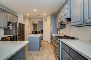 105 Hawke Bay Ln, Friendswood, TX 77546 - Photo 12