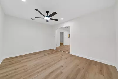 907 S 3rd Street, La Porte, TX 77571 - Photo 6