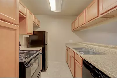 3045 Walnut Bend Lane #25, Houston, TX 77042 - Photo 6