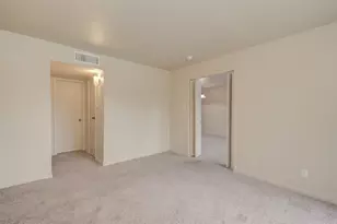 3045 Walnut Bend Ln, Houston, TX 77042 - Photo 14